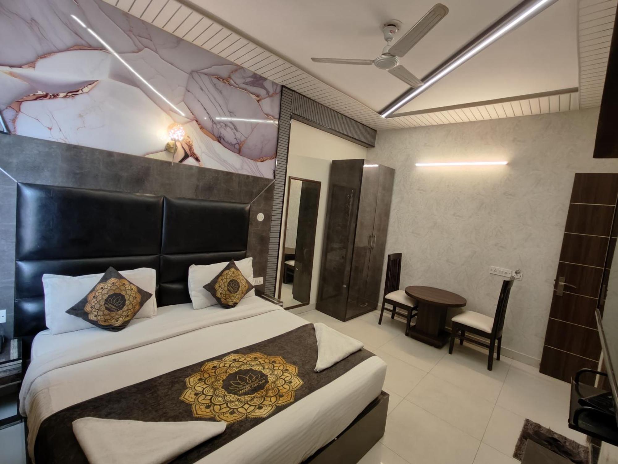 Hotel Smart Plaza Нью-Делі Екстер'єр фото
