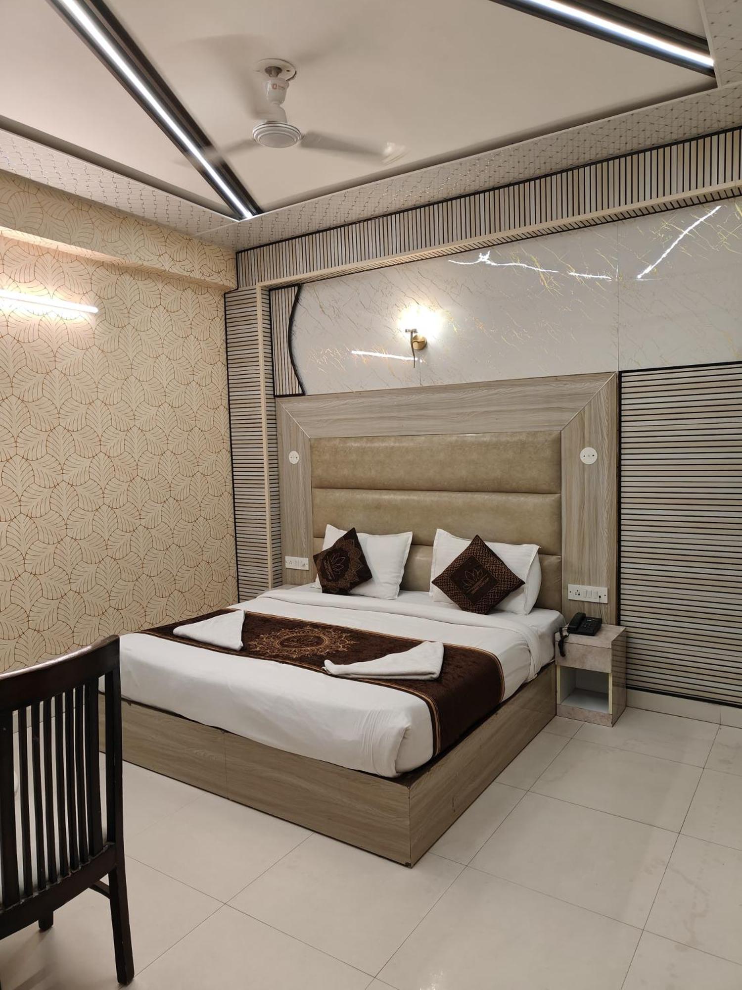 Hotel Smart Plaza Нью-Делі Екстер'єр фото