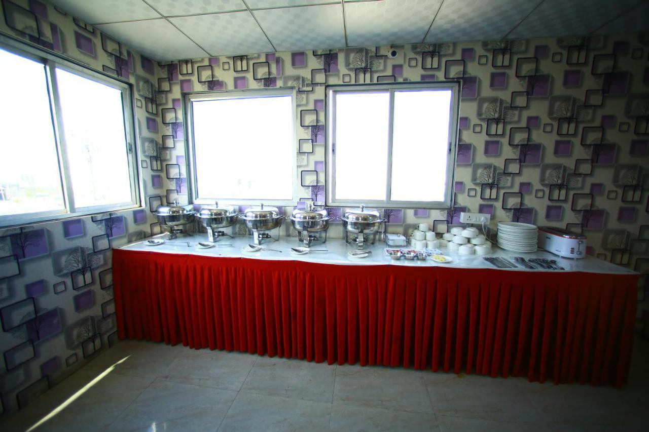 Hotel Smart Plaza Нью-Делі Екстер'єр фото