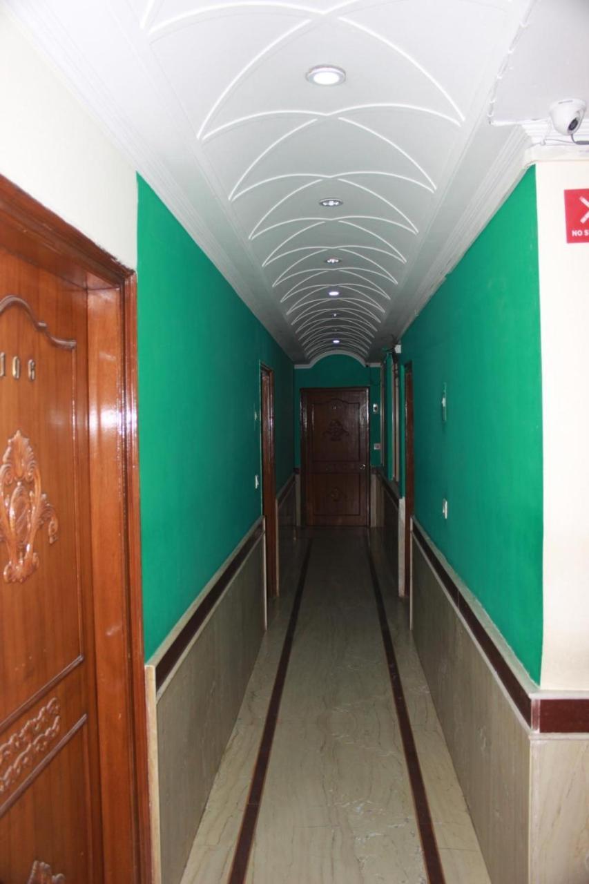Hotel Smart Plaza Нью-Делі Екстер'єр фото